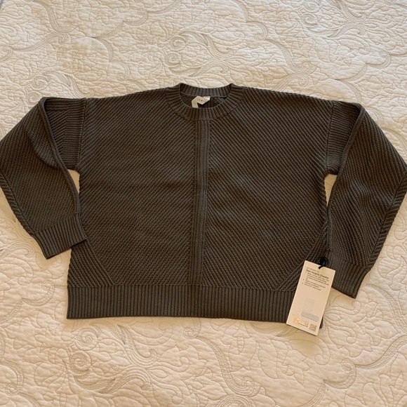 💥SOLD💥 lululemon ‘new heights sweater’ in grey sage - Picture 5 of 8